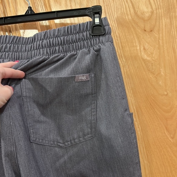 FIGS High Waisted Zamora Joggers - Picture 3 of 10